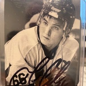 MARIO LEMIEUX Autographed Collection  PENGUINS 1993-94 LEAF HOCKEY CARD